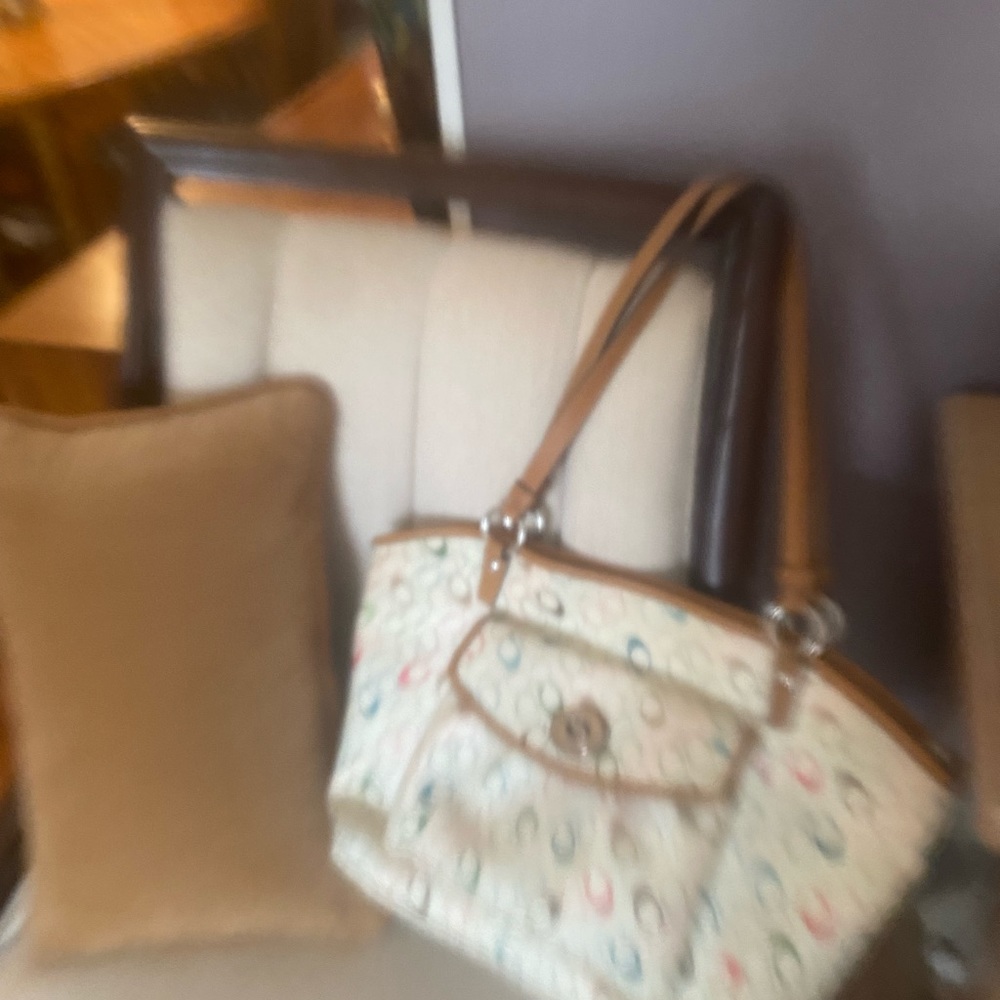 Cream colored bag with multicolored circles. - Picture 2 of 7